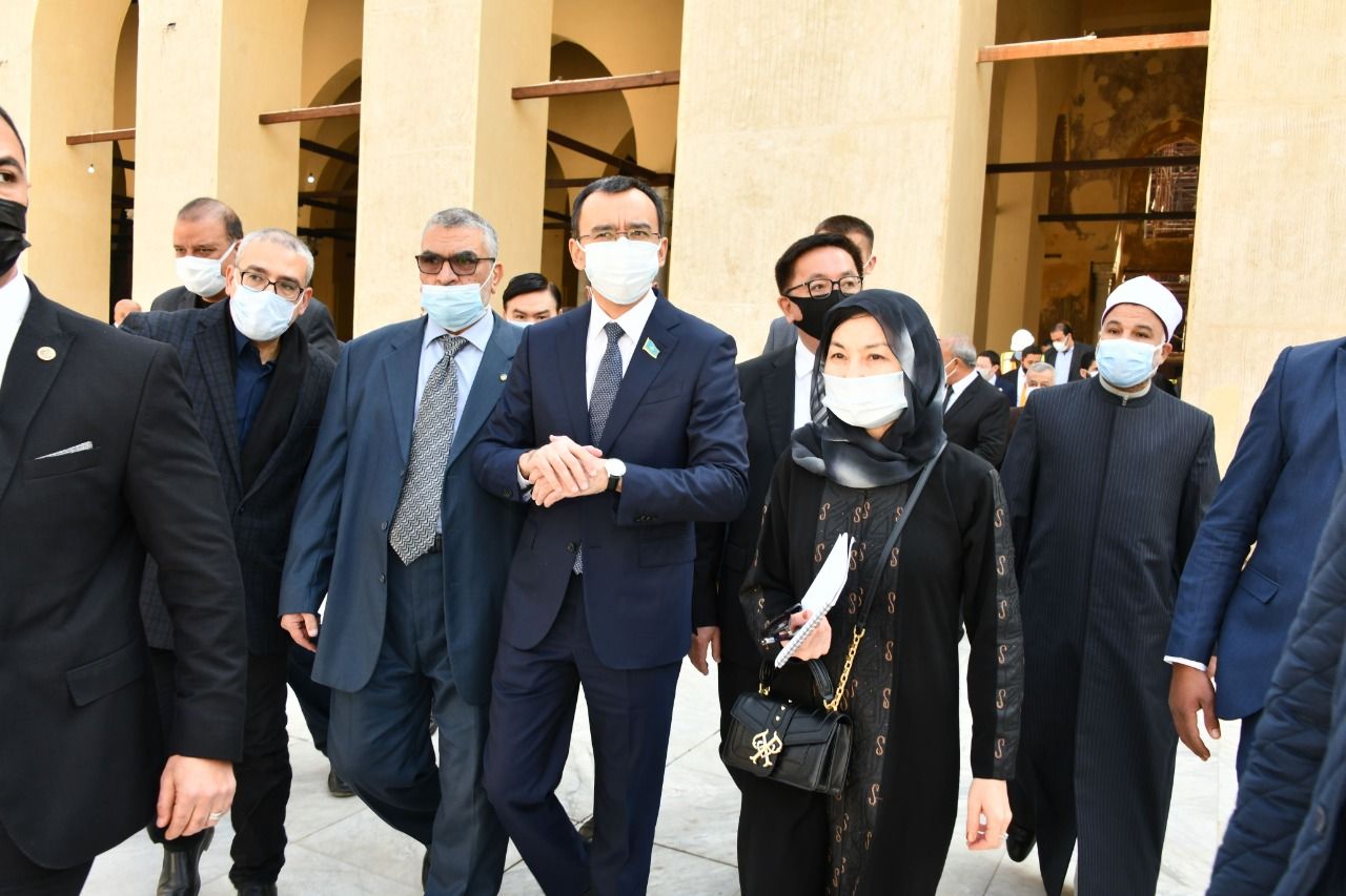 Rombongan di Masjid Azh-Zhahir Baybars, Kairo. (Al-Ahram)