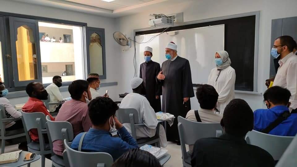 Foto: Pembukaan madrasah tahfidz resmi di bawah Al-Azhar. (via Sada Al-Balad)