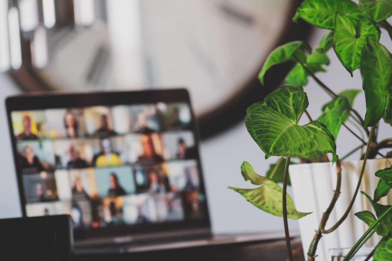 FOTO: Ilustrasi kelas online (Sigmund/Unsplash).