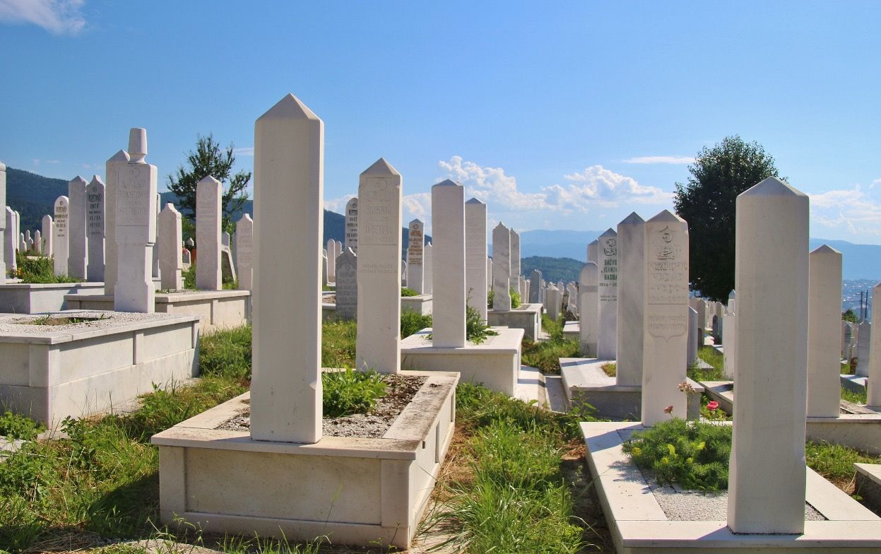 FOTO: Ilustrasi untuk tulisan Kesalahpahaman tentang Ziarah Makam Wali (Uta Scholl/Unsplash)