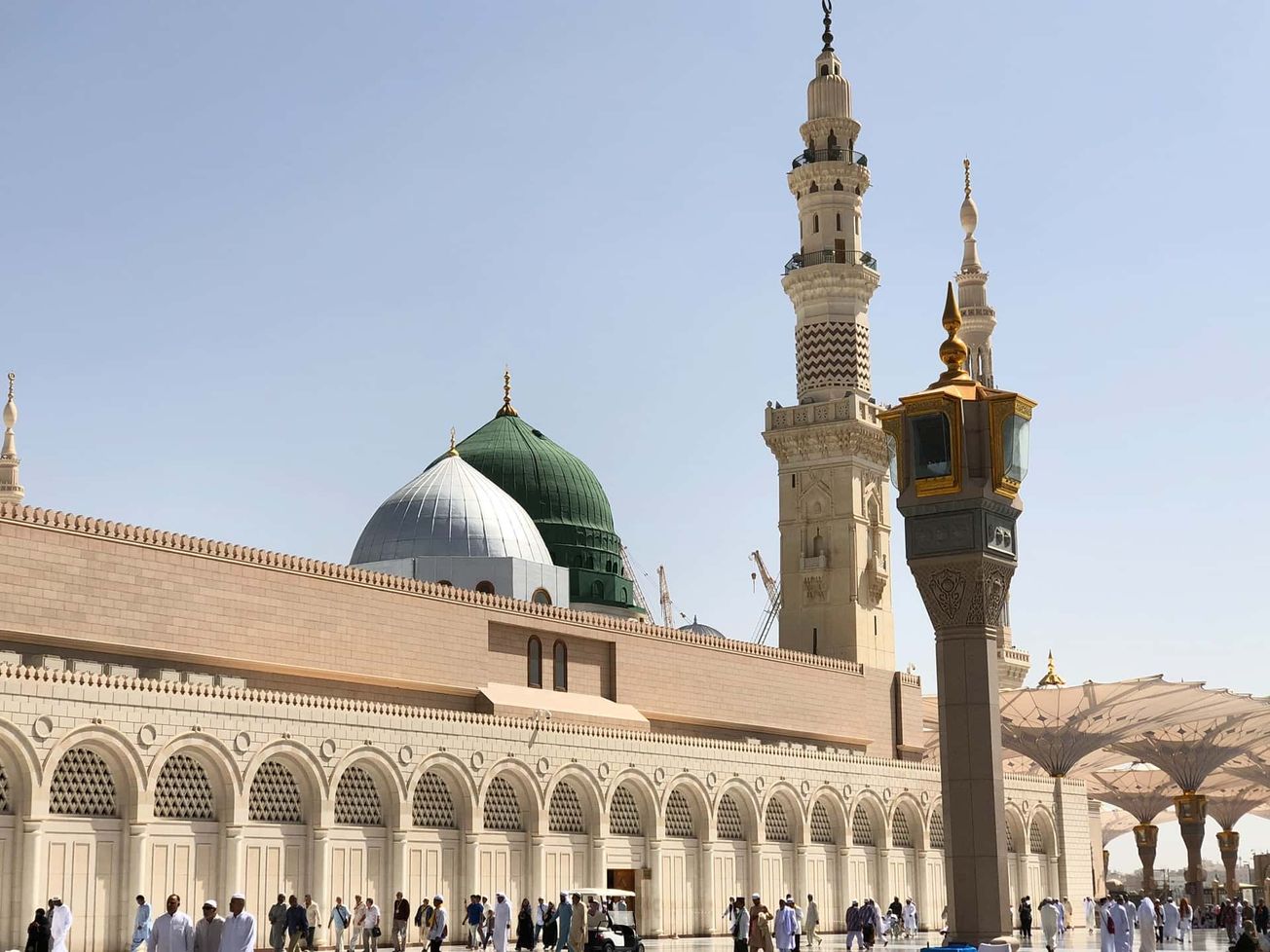 FOTO Masjid Nabawi, Madinah Al-Munawwarah (Anas Miah/Unsplash)