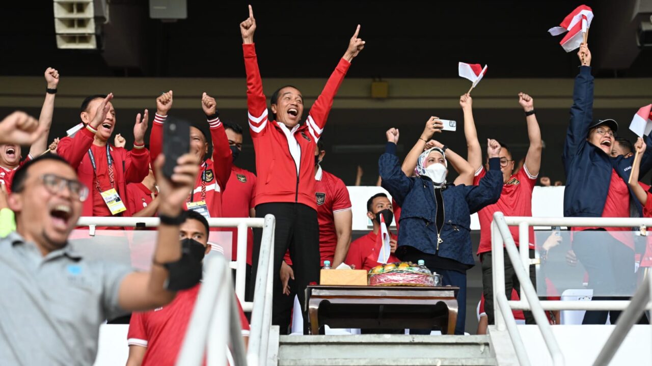 FOTO Presiden Joko Widodo saat menyaksikan pertandingan di GBK (BPMI Setpres/Kris)