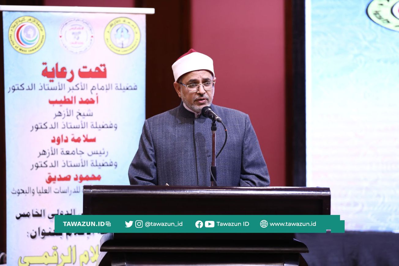 FOTO Prof. Dr. Salamah Dawud berpidato dalam pembukaan Muktamar Internasional Fakultas Ilmu Komunikasi Universitas Al-Azhar.