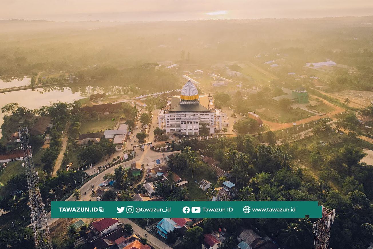 FOTO Masjid Ar-Riyadh Balikpapan, Kalimantan Timur. (Unsplash/Muhammad Azzam)