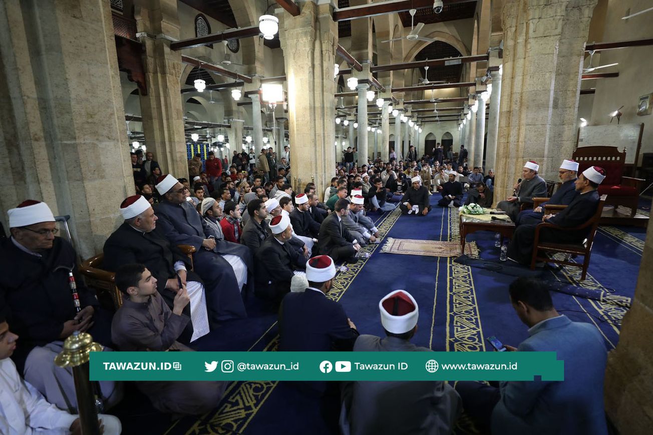 FOTO Forum Al-Azhar bakda salat Tarawih. (Al-Azhar)
