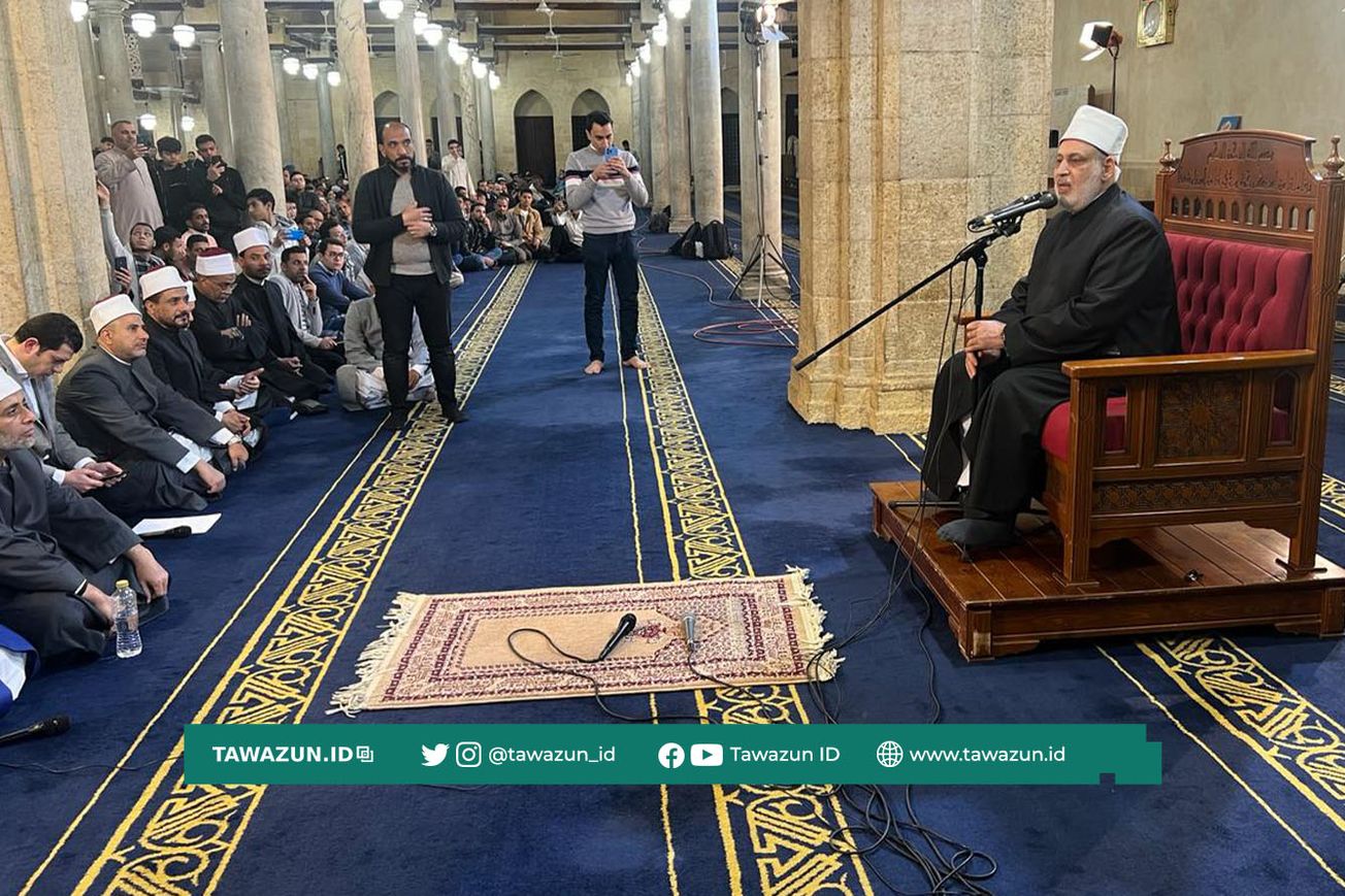 FOTO Sesi istirahat salat Tarawih yang diisi dengan ceramah Syekh Muhammad Adh-Dhuwaini.