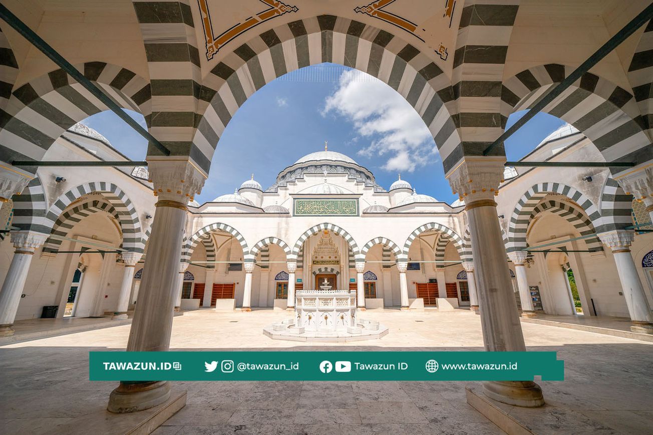 FOTO Diyanet Center of America, USA (Unsplash/Intricate Explorer)
