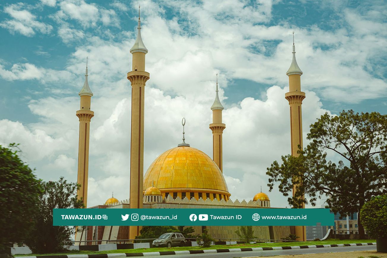 FOTO Sebuah bangunan masjid (Unsplash/Sadiq Ali)