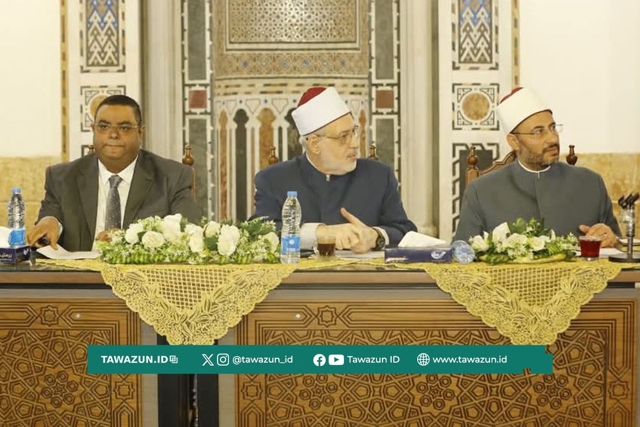 FOTO Wakilul-Azhar (tengah) Syekh Muhammad Adh-Dhuwaini saat peluncuran.