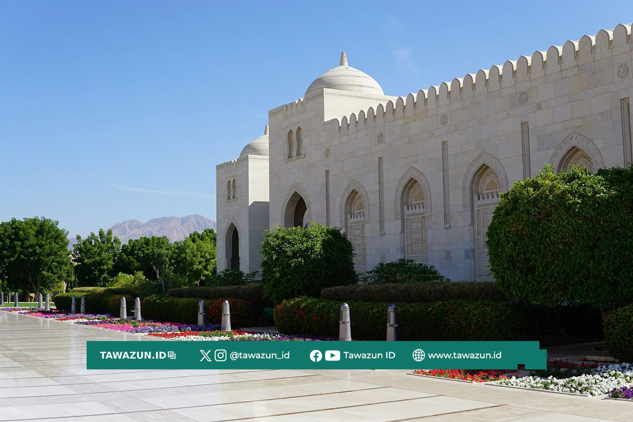 FOTO Masjid Agung Sultan Qabus di Muscat, Oman. (Unsplash/Ilyaseen)