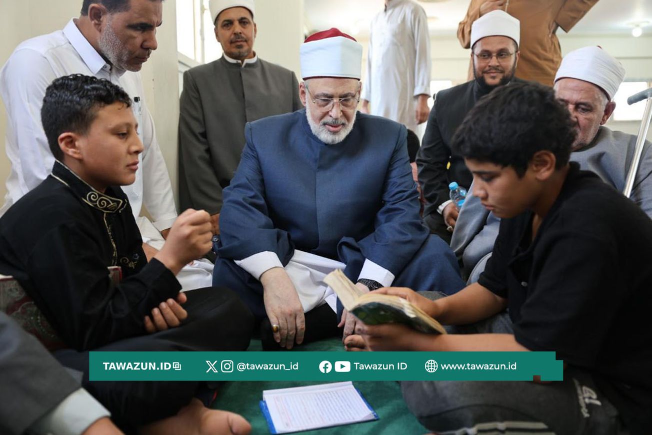 FOTO Wakilul-Azhar bersama para penghafal Al-Quran. (Al-Azhar)