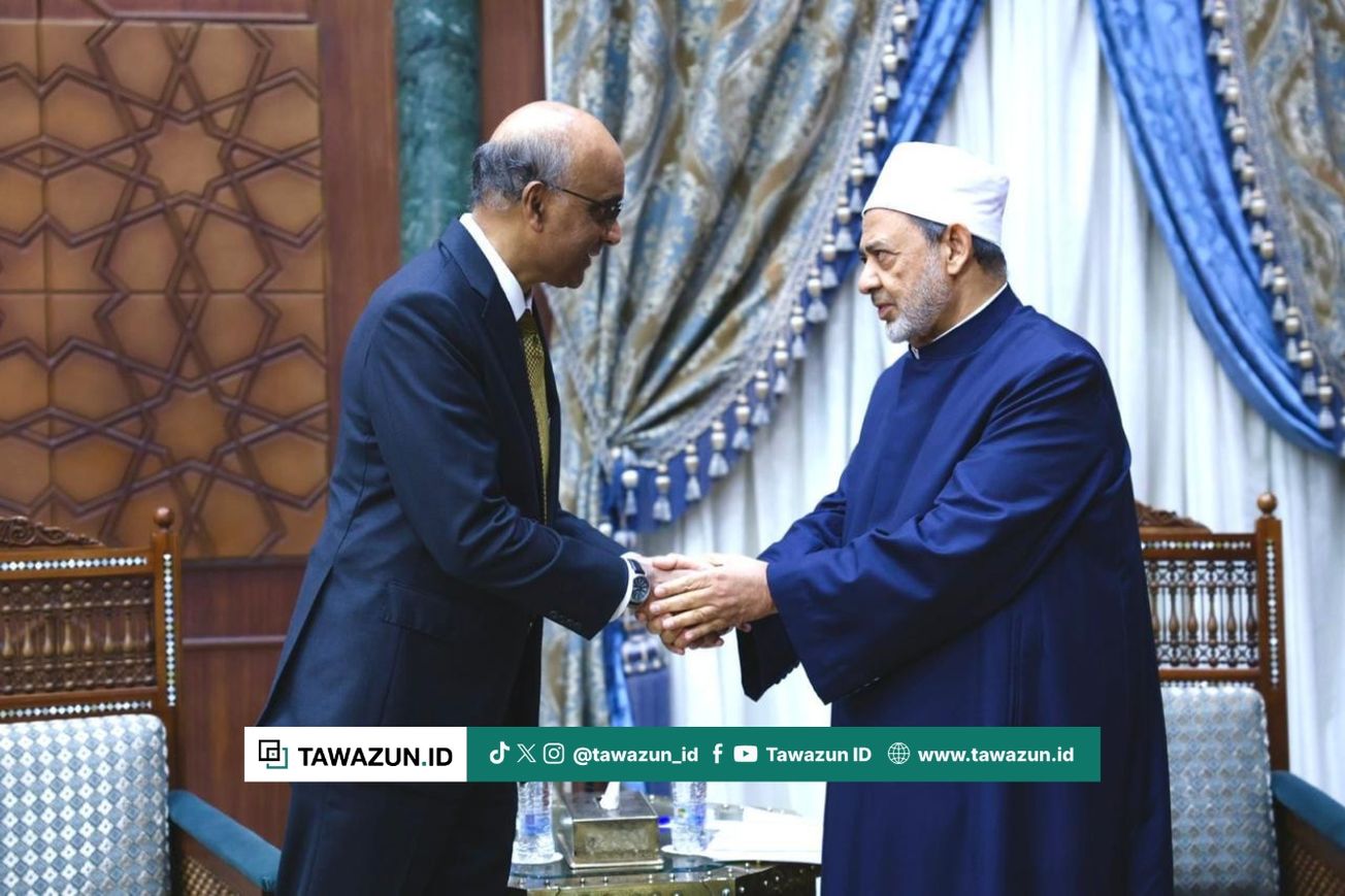 FOTO Pertemuan Imam Akbar Al-Azhar dengan Presiden Singapura di Kairo, Mesir. (Al-Azhar)
