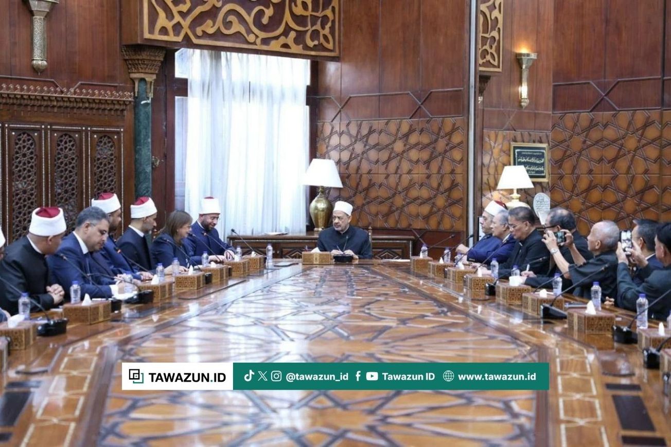 FOTO Pertemuan Imam Akbar Al-Azhar dengan delegasi uskup Filipina di Kairo, Mesir. (Al-Azhar)
